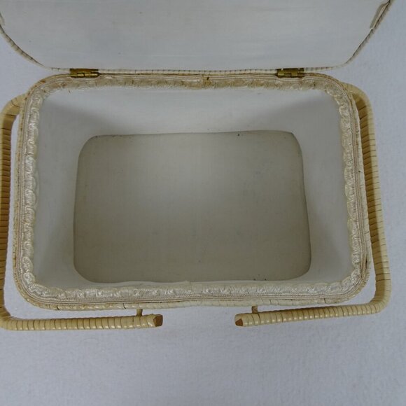 Vintage Wicker Woven Sewing Box Basket Beige Tan Ratan Lined - Picture 7 of 11